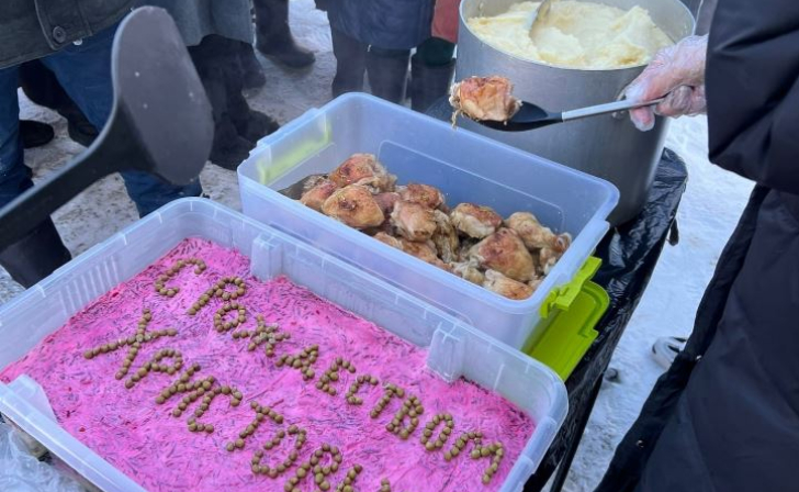 Волонтёры провели в Курске Рождественский обед для бездомных Волонтёры провели в Курске Рождественский обед для бездомных