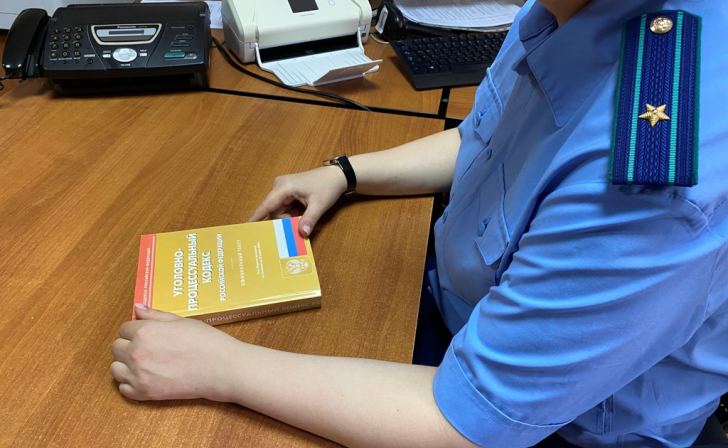 В Курской области прокурор помогает получить документы не умеющему писать 20-летнему парню