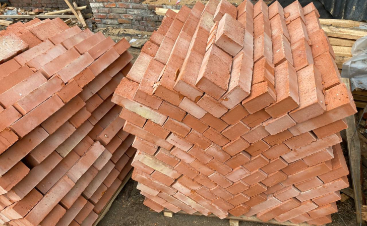 В Курской области суд взыскал с подрядчика более 400 тысяч рублей за невыполненные работы В Курской области суд взыскал с подрядчика более 400 тысяч рублей за невыполненные работы