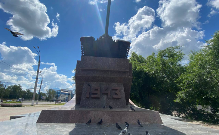 В Курске площади возле памятника танкистам присвоят имя маршала Катукова