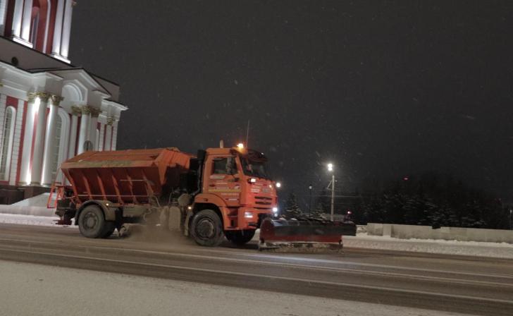 В Курской области на дорогах за ночь израсходовали более 5,8 тыс.тонн реагентов