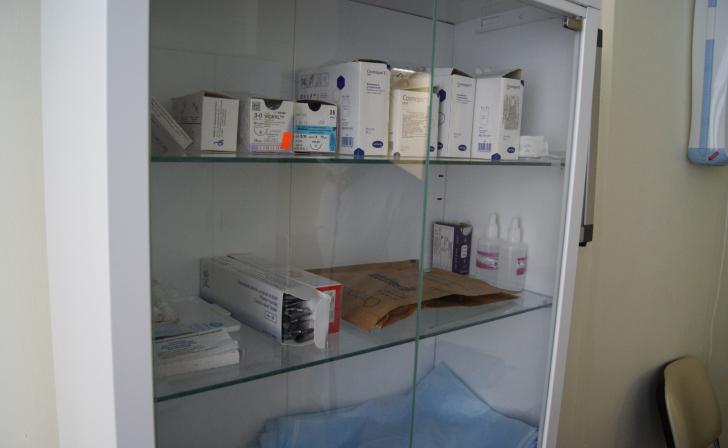 В Курской области прокурор просит суд обязать ЦРБ продавать в 5 селах Большесолдатского района лекарства в ФАПах