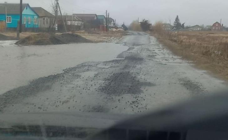 В селе Дьяконово Курской области местные жители жалуются на бездорожье