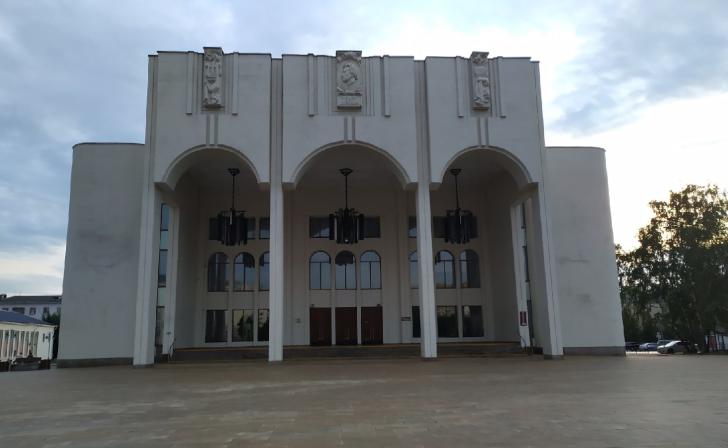 В Курске 40-летие здания драмтеатра отметят новыми экскурсиями