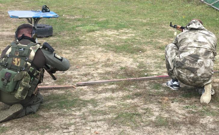 В Курске  на базе центра «Патриот» 8 апреля 17 сотрудников мэрии прошли боевую подготовку