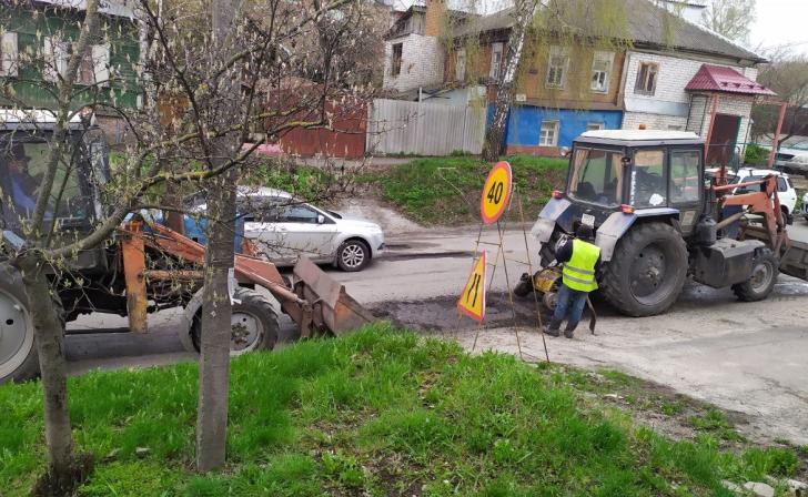 В Курске 17 апреля на 4 улицах продолжатся дорожные работы