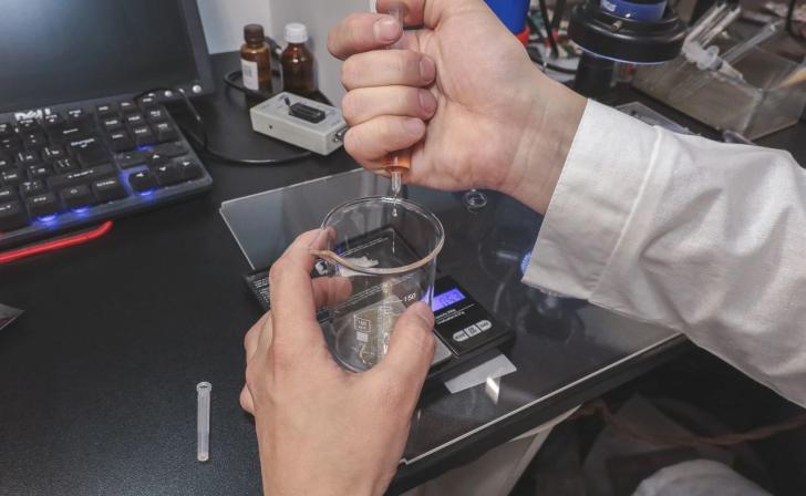 Школьников и студентов Курской области приглашают написать химический диктант