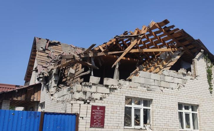 В Курской области после повторного обстрела Глушково пострадал офис нотаруиса