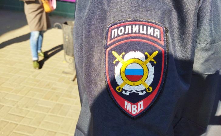 В Курской области задержали двух подозреваемых в краже из кафе 14 тысяч рублей В Курской области задержали двух подозреваемых в краже из кафе 14 тысяч рублей