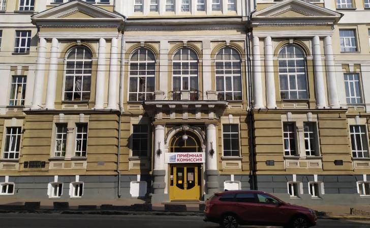 В Курской области для выпускников из приграничья рассказал о порядке поступления в вузы