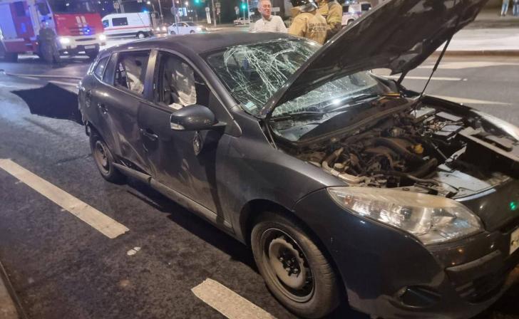 Ночью в Белгороде беспилотник сбросил взрывное устройство на проезжую часть