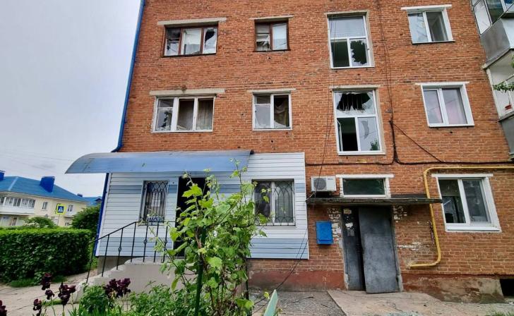 В Шебекино Белгородской области из-за артиллерийского обстрела повреждены объекты инфраструктуры и жилые дома