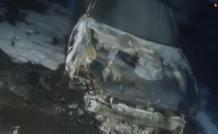 Ночью в Курской области сгорел автомобиль «Лада Приора»