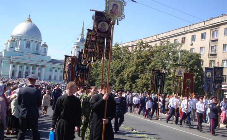 В Курске 16 июня на время Крестного хода перекроют движение транспорта в центре В Курске 16 июня на время Крестного хода перекроют движение транспорта в центре