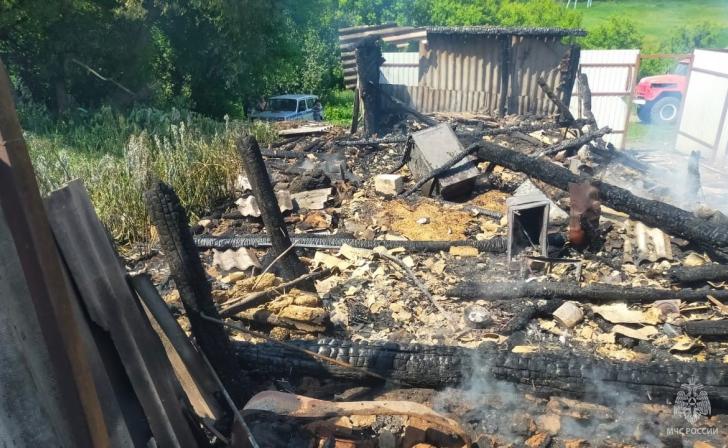 Из-за детской шалости за сутки в Курской области сгорели 2 сарая и 2 времянки