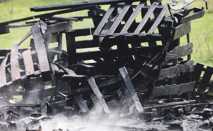 В Курске мужчина сжигал отходы, но был пойман и назван поджигателем В Курске мужчина сжигал отходы, но был пойман и назван поджигателем