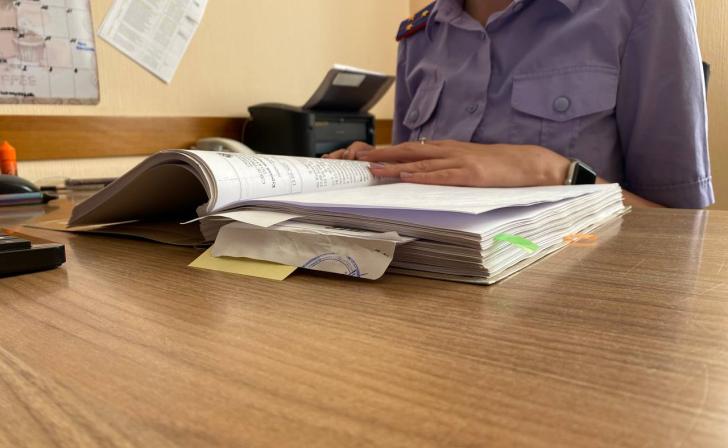 В Курской области индивидуального предпринимателя обвиняют в некачественном ремонте школьного спортзала