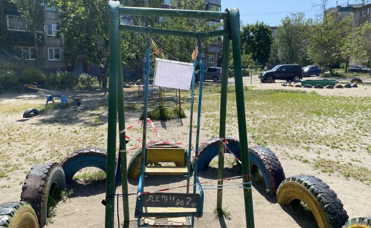 В Курске в скверах и парках продолжается благоустройство