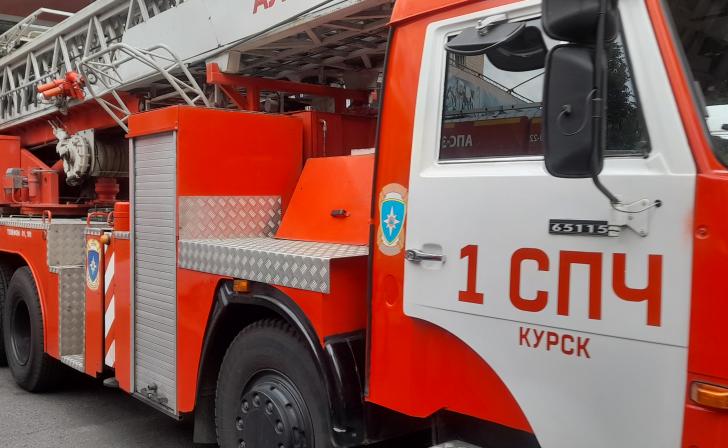 В Курске на ул.Союзная вспыхнул пожар в квартире на первом этаже