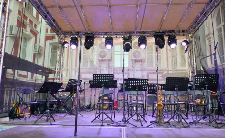 В Курске выделили 18 тысяч пригласительных на концерты в честь 80-летия Курской битвы В Курске выделили 18 тысяч пригласительных на концерты в честь 80-летия Курской битвы