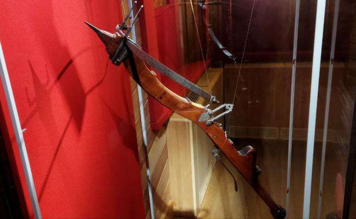 В Курске суд оштрафовал мужчину, незаконно продавшего арбалет