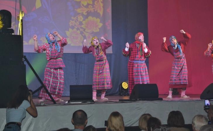 Владимир Винокур дал двухчасовой концерт в Щиграх Курской области Владимир Винокур дал двухчасовой концерт в Щиграх Курской области