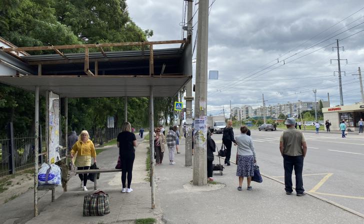 Куряне жалуются на несоблюдение графика и длительное ожидание общественного транспорта