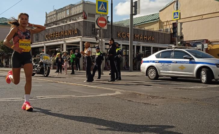 Курянка Дина Александрова завоевала серебро Московского марафона