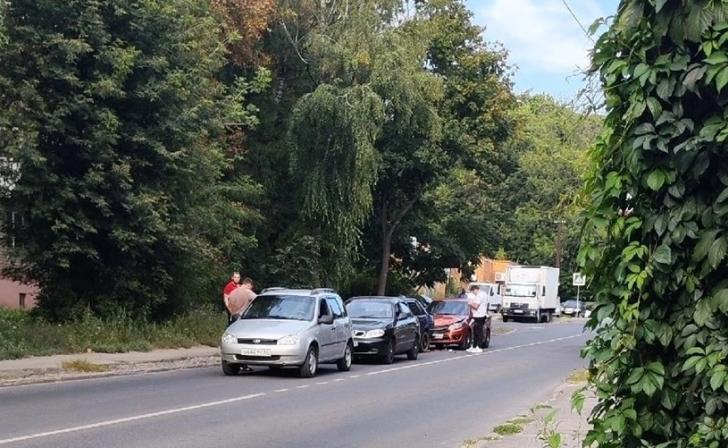 В Курске на улице Красный Октябрь столкнулись 4 автомобиля