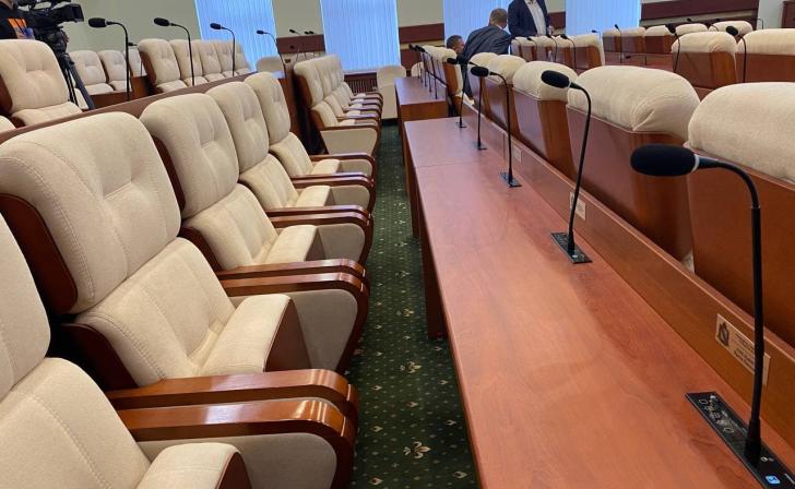 «Это не «Дом-2», это работа, а не шоу!»: Курская Облдума теперь будет работать в закрытом формате «Это не «Дом-2», это работа, а не шоу!»: Курская Облдума теперь будет работать в закрытом формате