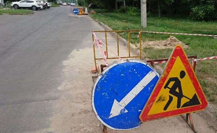 В Курске перекрыли движение на четырех участках дорог