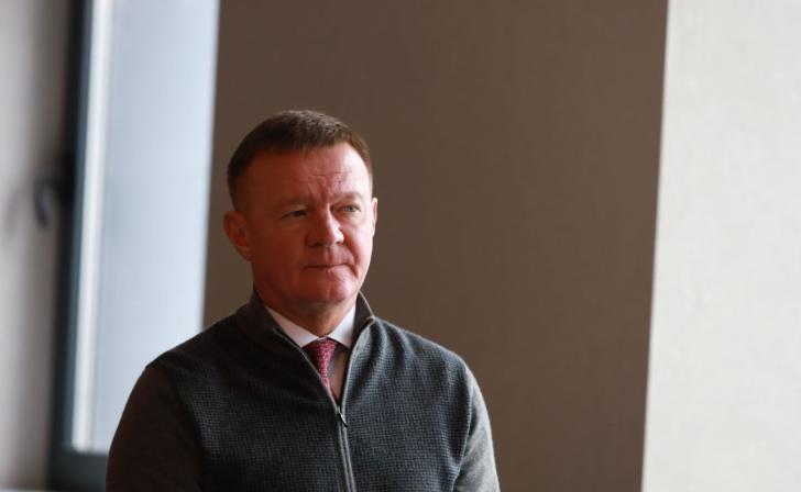 Губернатор Роман Старовойт поздравил курян с Днем народного единства