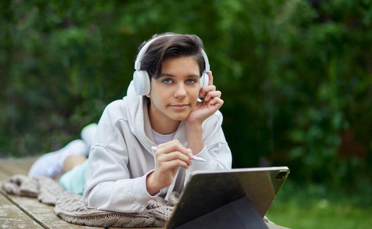 Дети переключились с TikTok на мессенджеры