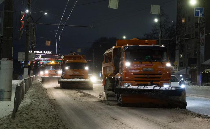 Курские дорожники отчитались, что за ночь использовали 628 кв.м. песко-соляной смеси