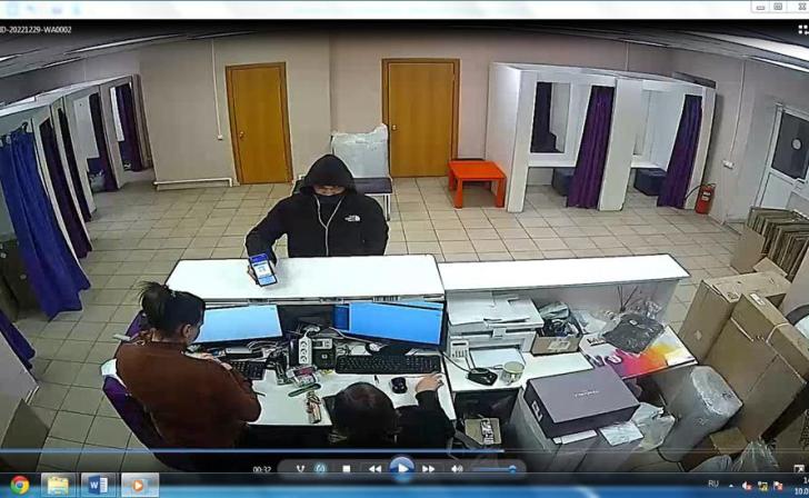 В Курской области двое подростков украли товары из пункта выдачи