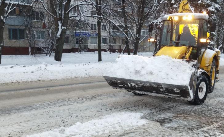 В Курской области на дорогах работают 380 единиц техники