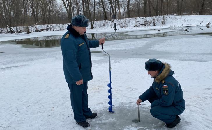 В Курской области под контроль взяты 10 мест массового выхода людей на лед