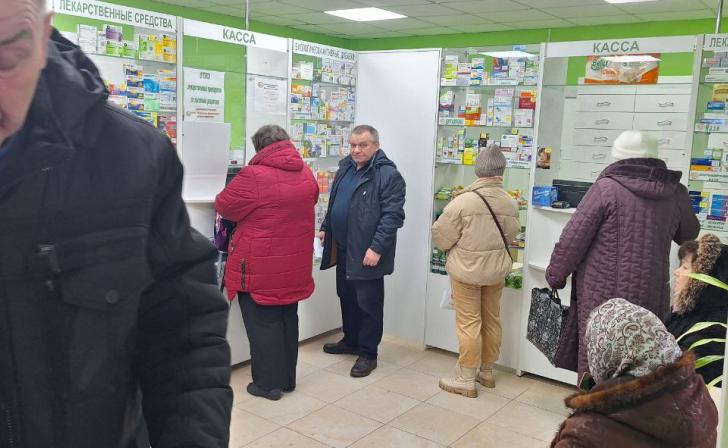 без очереди в поликлинике обслуживаются закон. кто обслуживается вне очереди. без очереди в поликлинике обслуживаются. без очереди в поликлинике обслуживаются. беременные без очереди в поликлинике закон.