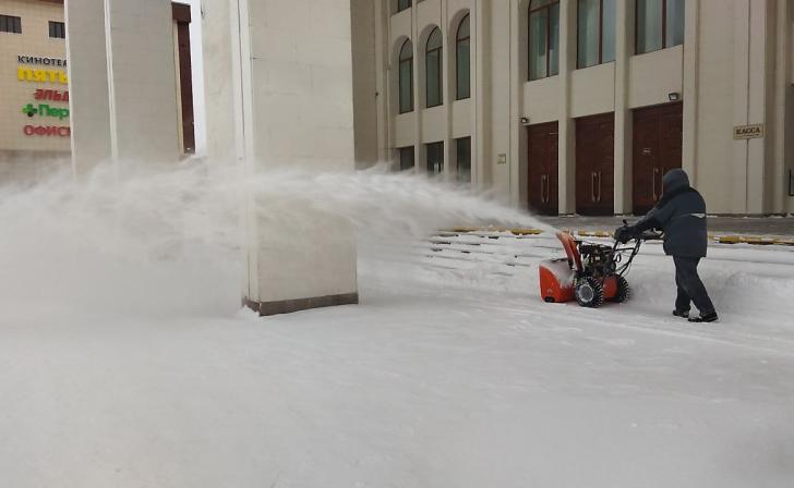 Курские управляющие компании наймут больше дворников