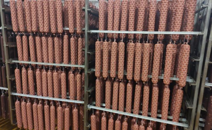 Из Курской области на Мальдивы отправили 11 тонн карбоната и колбасок