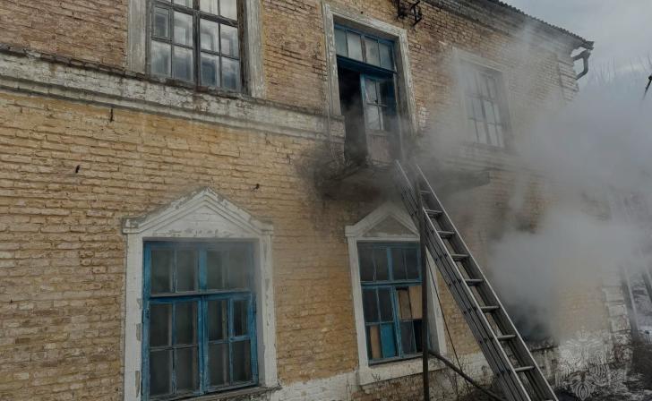 В Курской области сгорели 5 нежилых построек