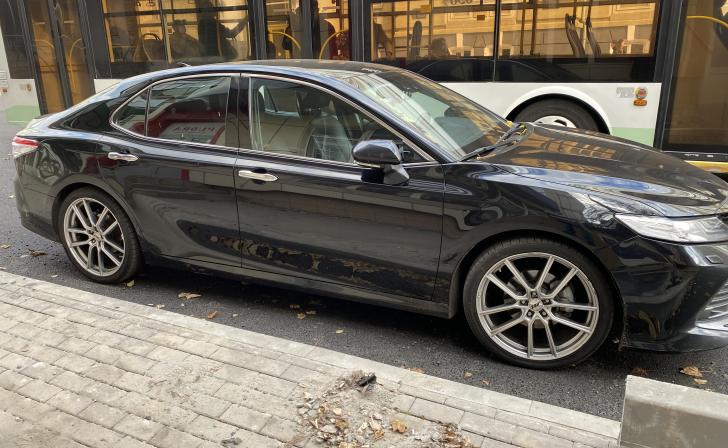 Курянка скрывала от судебных приставов автомобиль «Тойота Камри»