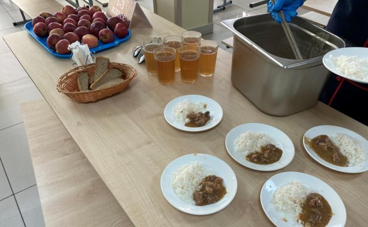 В Курской области прокуратура добилась горячего питания для детей в школе