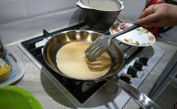 Курян просят помочь с продуктами для блинов для благотворительного обеда