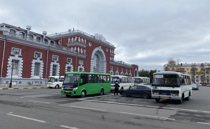 В Курске на парковке возле железнодорожного вокзал установят паркомат