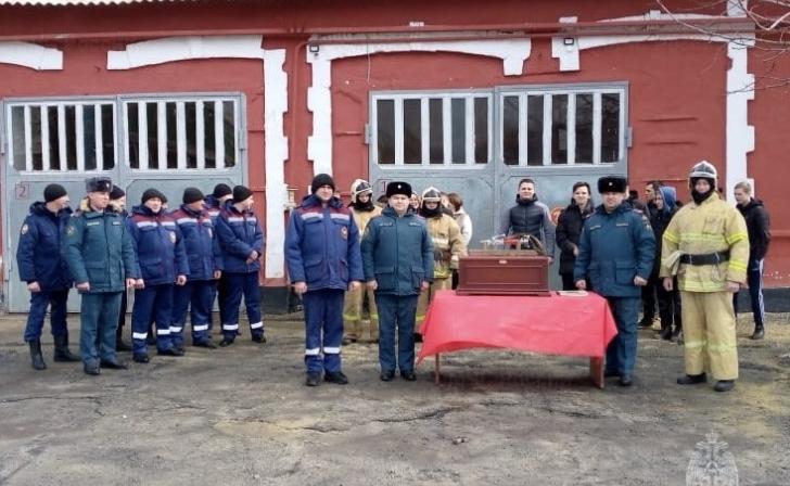 В Курской области тимским спасателям прибыл раритетный пожарный ствол