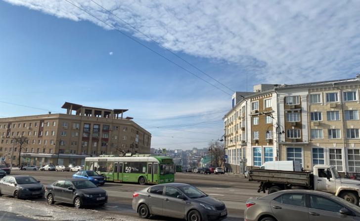 Курский областной суд прекратил дело о неоплате парковки в отношении участника СВО