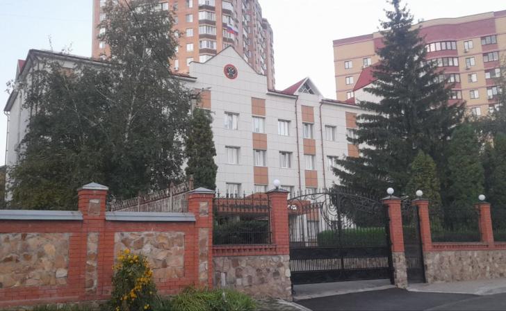 Курянка выдавала 5 иностранцев за отцов своих детей Курянка выдавала 5 иностранцев за отцов своих детей