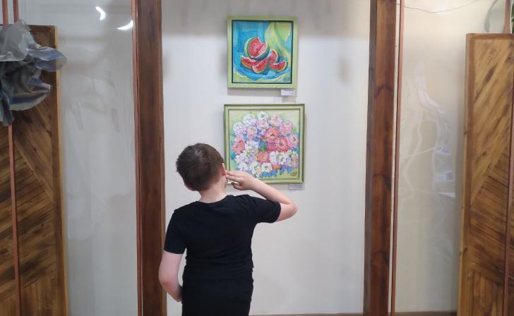 Курян приглашают на выставку «Полёт искусства, рук творенье»