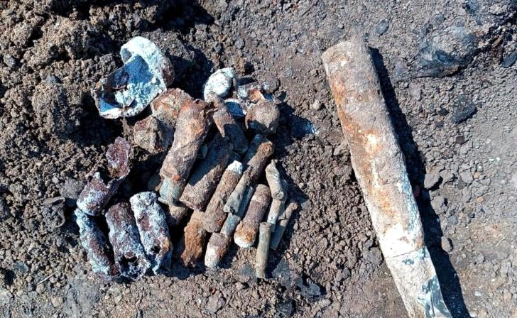 В Курске на ул.К.Маркса обнаружили артснаряды и зажигательную авиабомбу